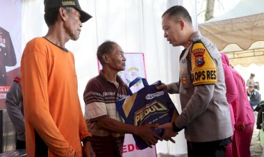 Sambut-Hari-Bhayangkara-ke-79-Polres-Tulungagung-dan-Bhayangkari-Gelar-Baksos-dan-Tanam-Mangrove